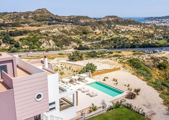 Aurora פליראקי